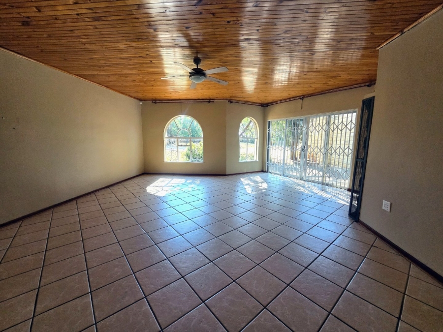 14 Bedroom Property for Sale in Rayton Free State